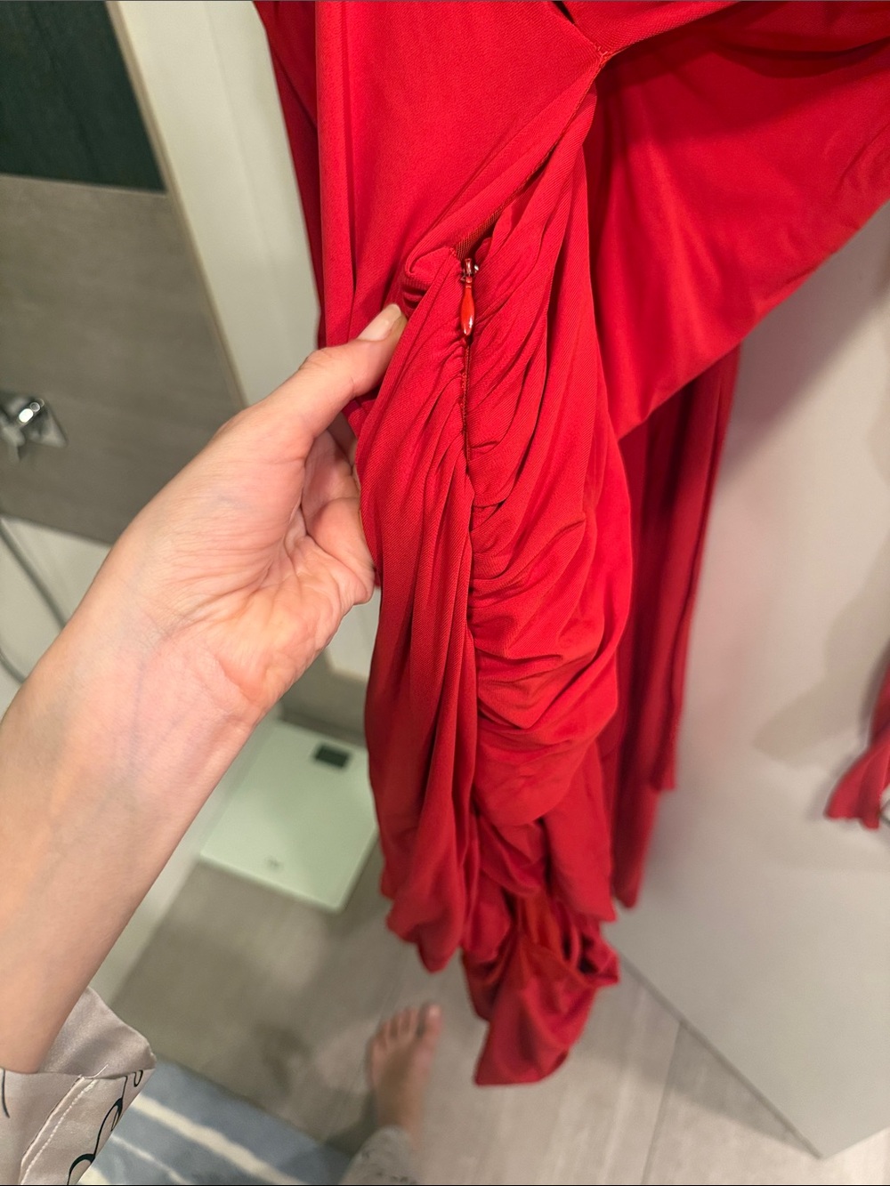 The Attico Red Draped Long-Sleeve Twist Dress - Picture 4 of 6